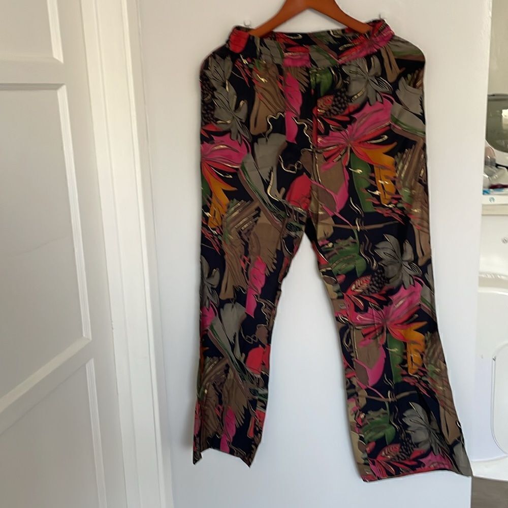 Woman’s size M co-ord set, shirt and pants set - Picture 8 of 10